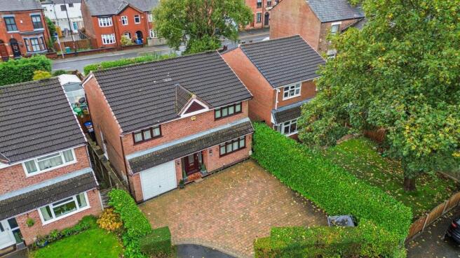 4 Bedroom Detached in WN7 4SD