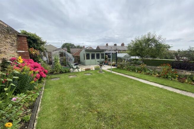 GARDEN 