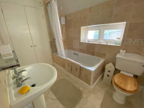 Bathroom.jpg