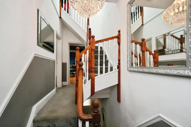 3 bed Terraced for sale Image 8