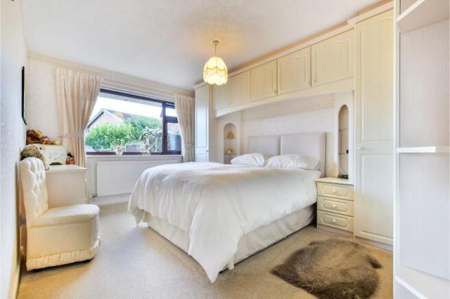 Master Bedroom (8)