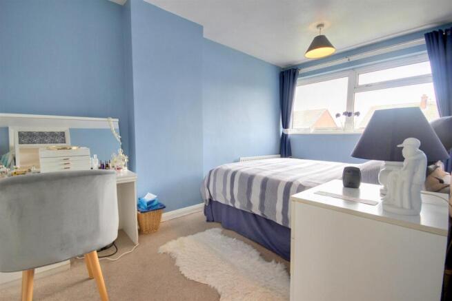 3 bed Semi-Detached for sale Image 6