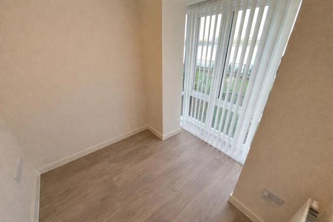 4 bed Town House to rent Image 6