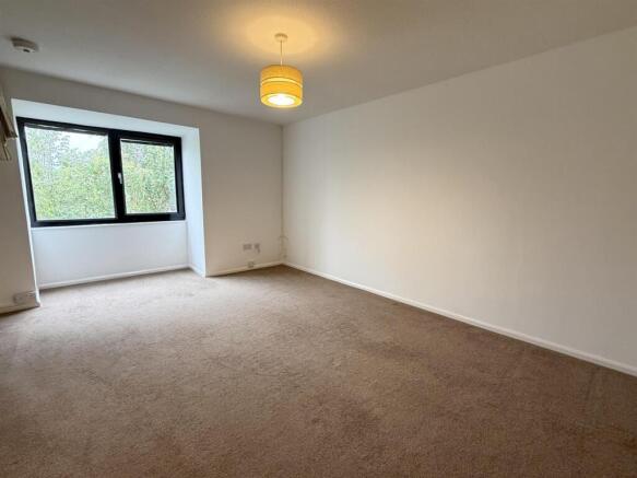 Living Room 1.jpg
