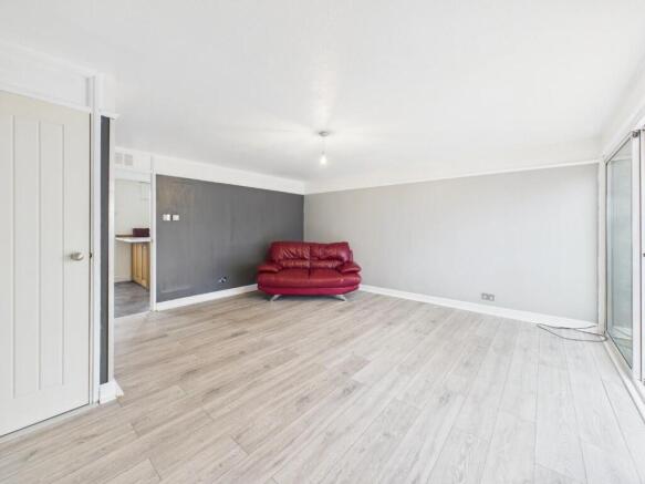 3 bed Town House for sale Image 7