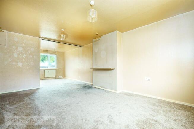 3 bed Semi-Detached for sale Image 6