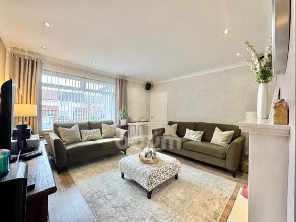 AULDLEA ROAD, BEITH LOUNGE
