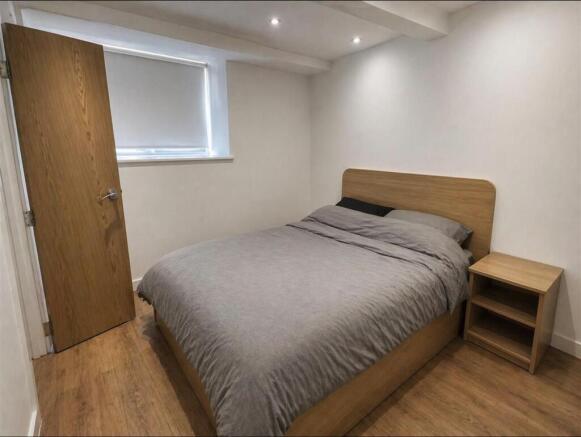 4 bed Block of Apartments to rent Image 7