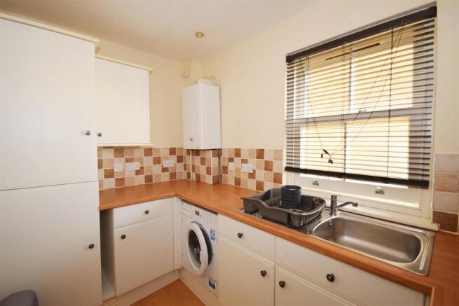 KITCHEN.JPG