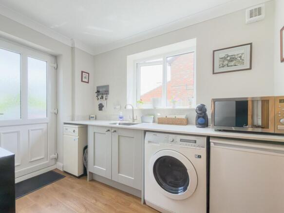 4 bed Detached for sale Image 9