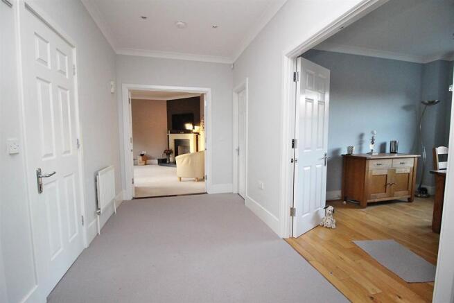 1st floor landing.JP