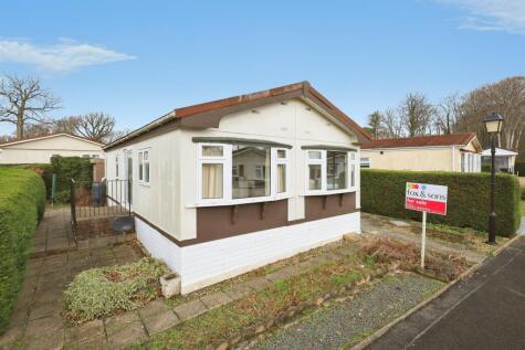 Deanland Wood Park, Golden Cross, Hailsham