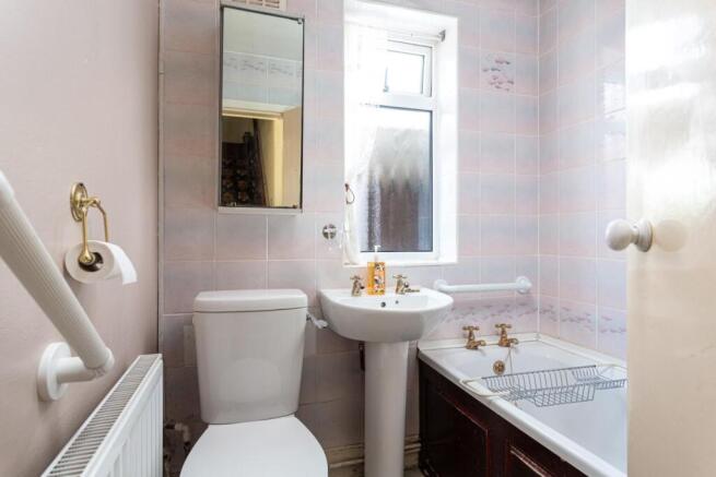 4 bed Semi-Detached for sale Image 10