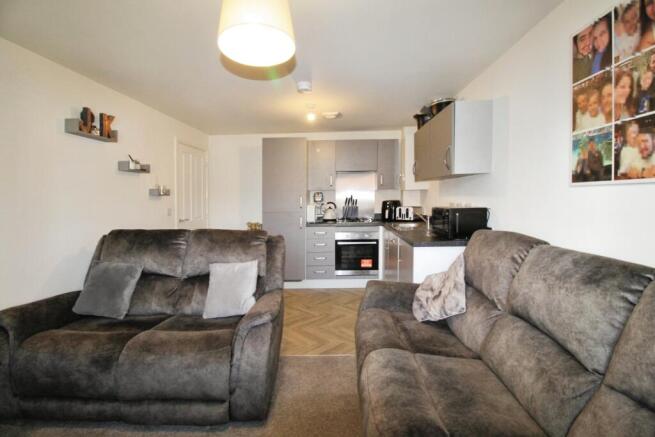 2 bed Apartment for sale Image 7