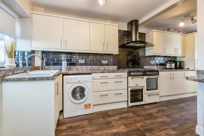 3 bed Terraced for sale Image 4