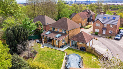 Henry De Grey Close, Grays, RM17