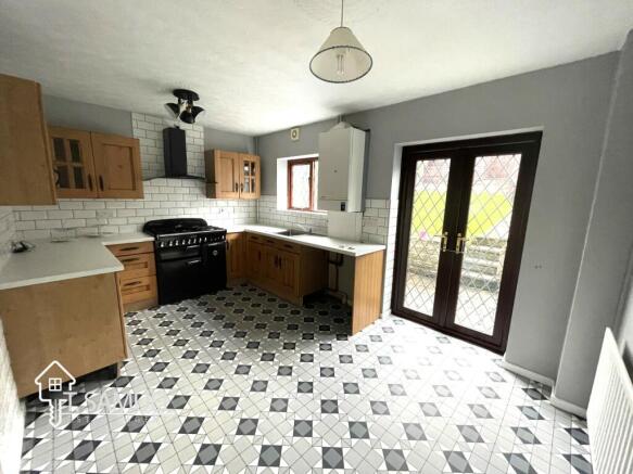 Kitchen 5.JPG