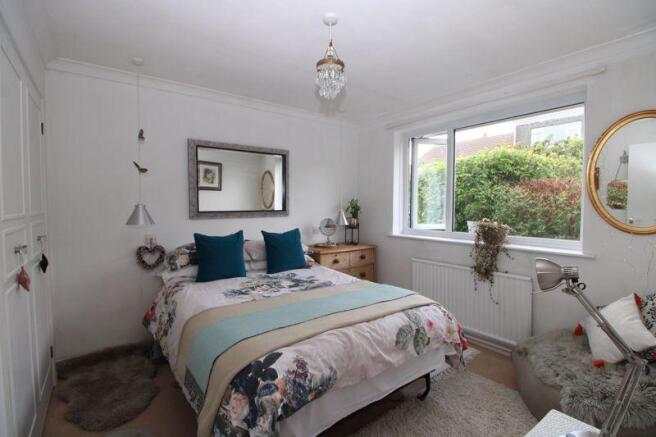 DOUBLE BEDROOM 