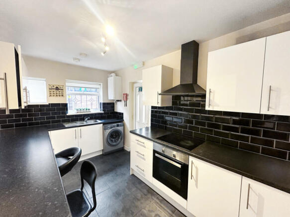 1 bed House Share to rent Image 4
