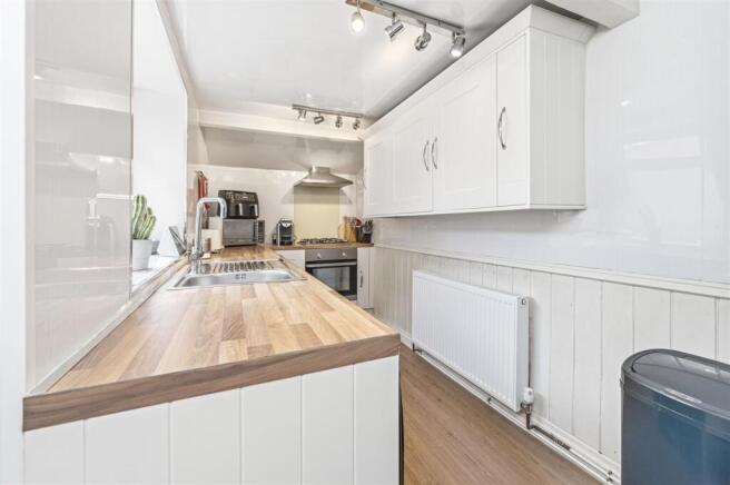 2 bed Terraced for sale Image 10