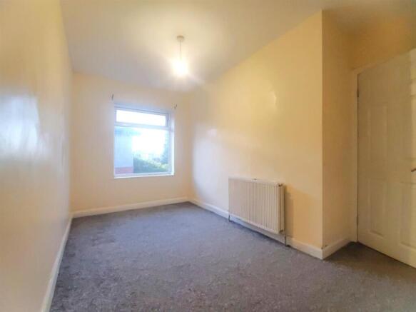 2 bed House to rent Image 8