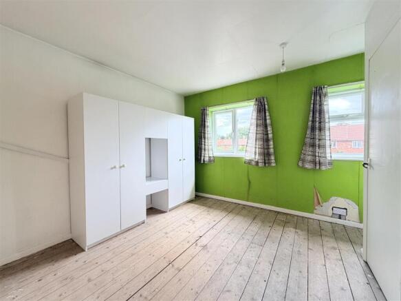 3 bed Terraced for sale Image 6