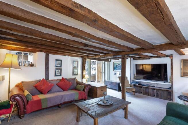 The Artichoke, Park Rd, TN11 9SR 016.jpg