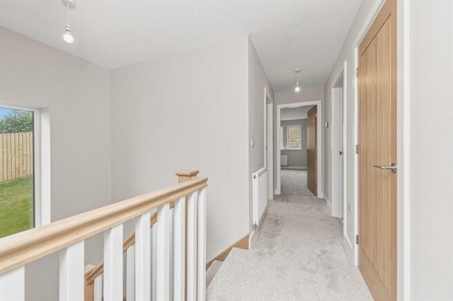 4 bed Detached for sale Image 10