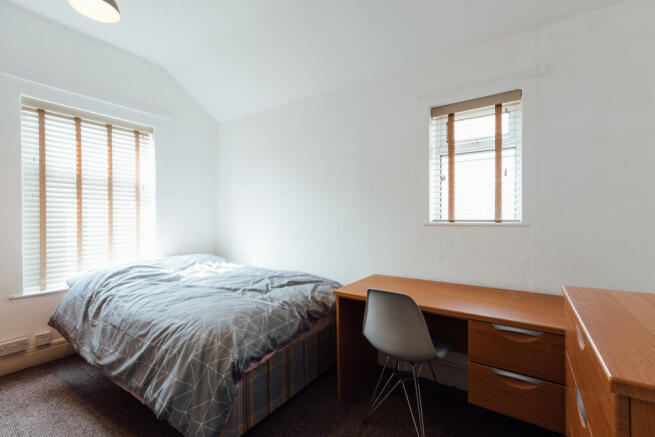 1 bed House Share to rent Image 4