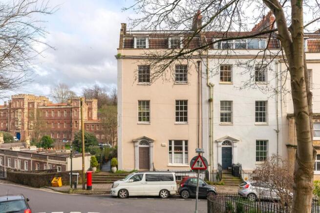 F1F9FBECN - External B.jpg