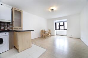 Flat 2, 30 Lansdown Court, Rundell Crescent, Hendon, London NW4 3BW