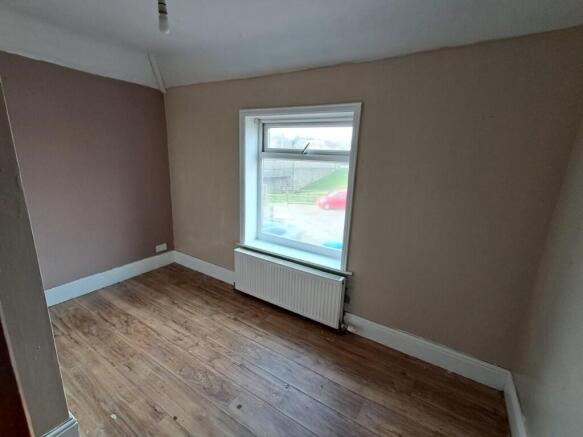 3 bed Semi-Detached for sale Image 7