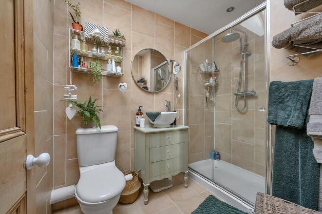ENSUITE SHOWER ROOM