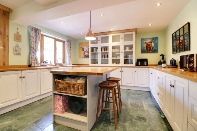 3 bed Detached for sale Image 6