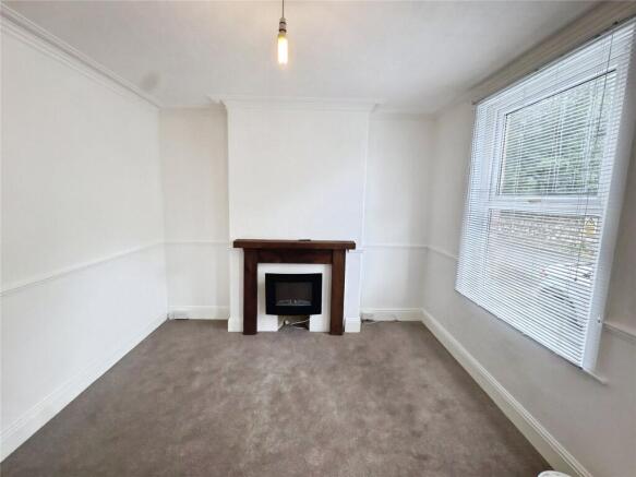 3 bed Terraced to rent Image 7