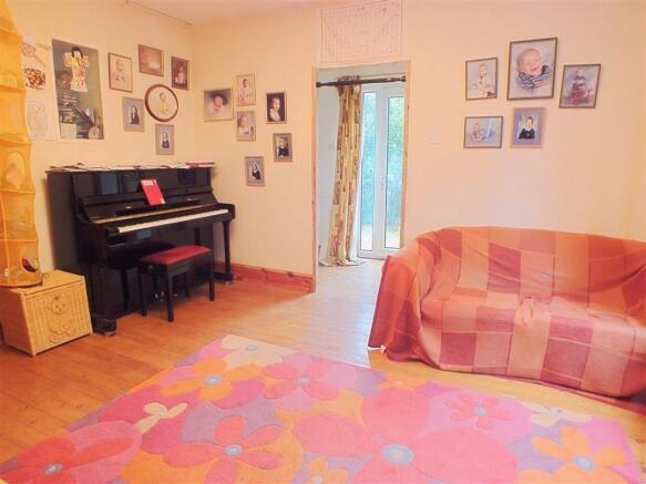 MUSIC ROOM