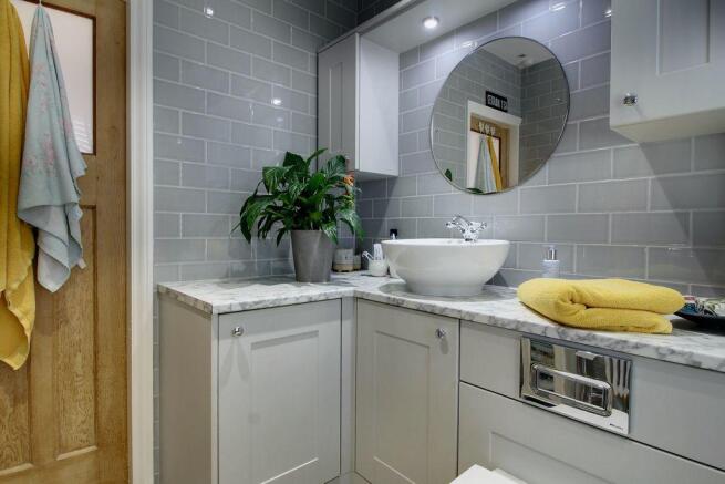 Bathroom (Reverse View)