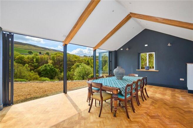 4 bed Detached for sale Image 4