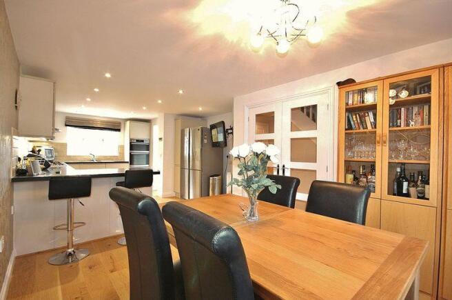 Kitchen/Dining...