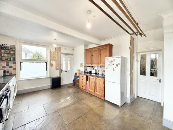6 bed Semi-Detached for sale Image 6