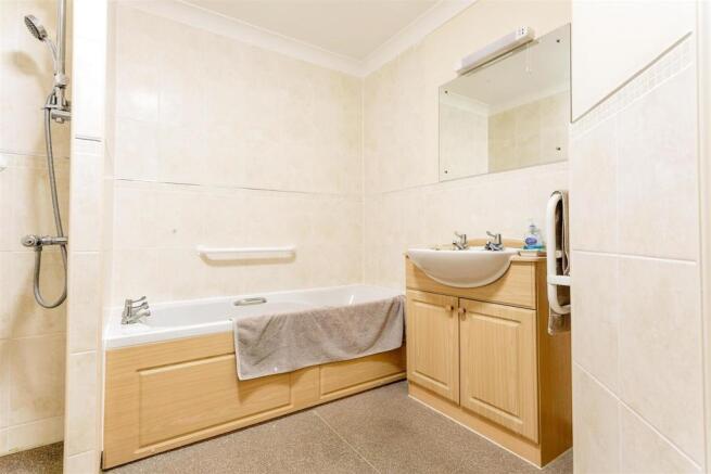 Wetroom - bath.jpg