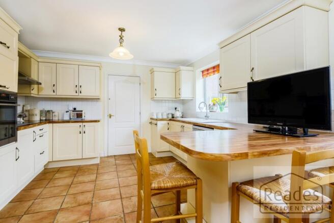 Kitchen/b'fast rm