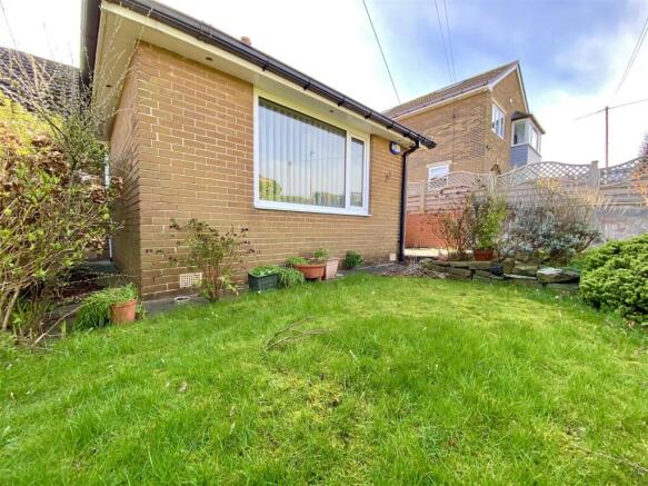 2 bed Semi-Detached Bungalow for sale Image 4