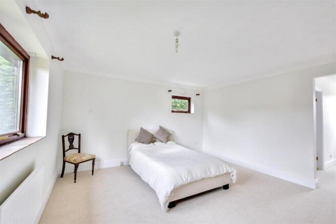 Bedroom 1_2.jpeg