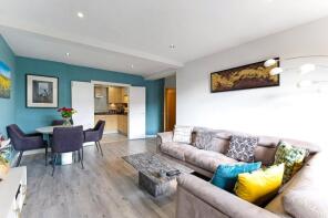 11, 69 Warwick House, Worple Road, London SW19 4LE