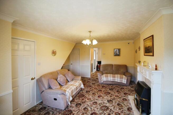 4 bed Detached for sale Image 4