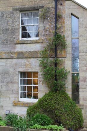 FEATURE WINDOW