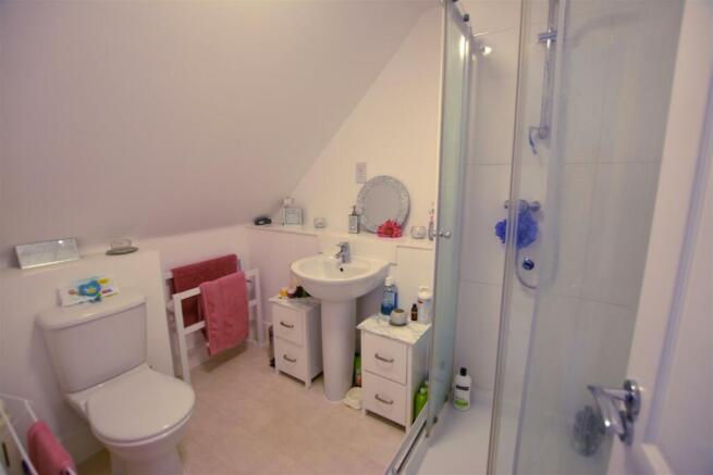 Ensuite .JPG