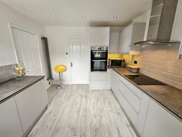 Kitchen 10