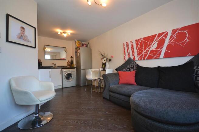 Lounge/Kitchen